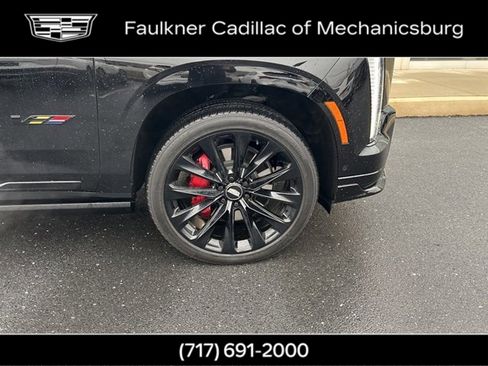 Used 2026 Cadillac Escalade V w/ LPO, ONYX Package image 26