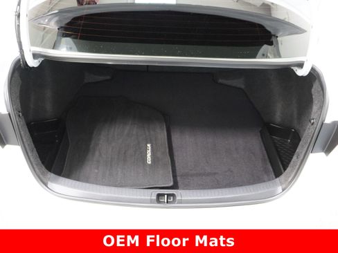 Certified 2025 Toyota Corolla LE image 28