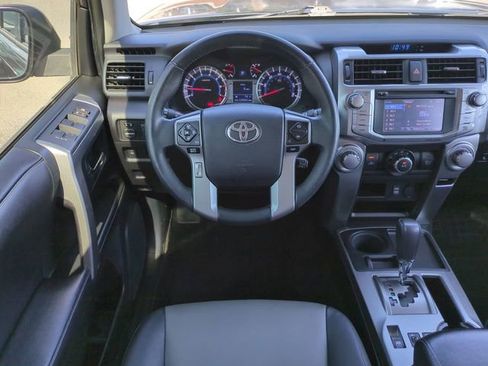 Used 2016 Toyota 4Runner SR5 Premium image 16