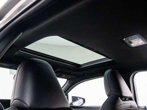 Used 2021 Lexus UX 200 w/ Accessory Package (Z1) image 18