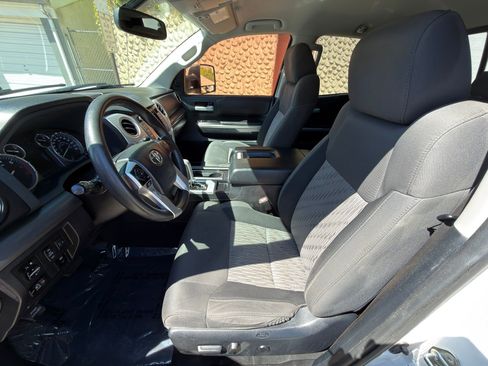 Used 2015 Toyota Tundra SR5 w/ TRD Off Road Package AWD/4WD image 18