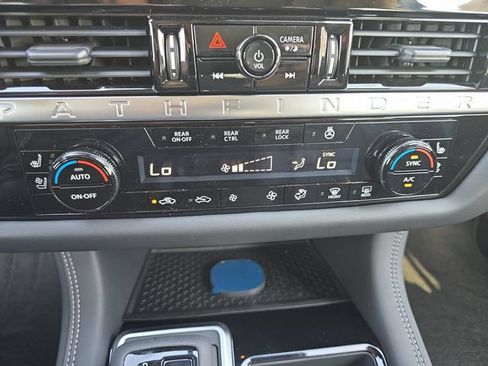 New 2026 Nissan Pathfinder Platinum FWD image 4