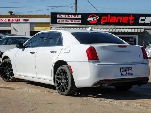 Used 2019 Chrysler 300 Limited RWD image 14