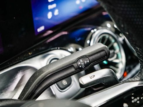 Used 2025 Mercedes-Benz GLB 35 AMG 4MATIC image 21