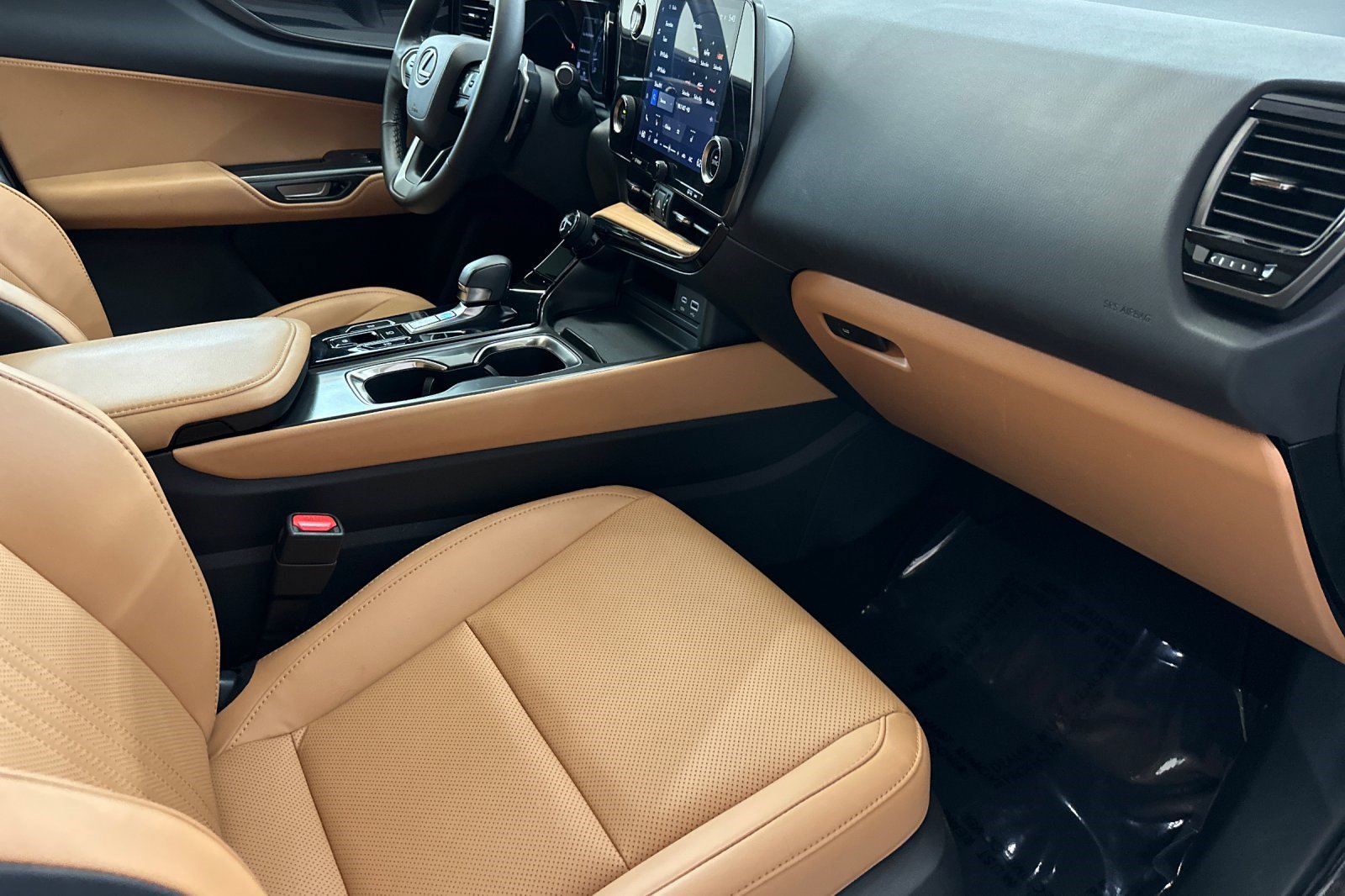 Used 2024 Lexus NX 250 FWD w/ Cold Area Package image 33