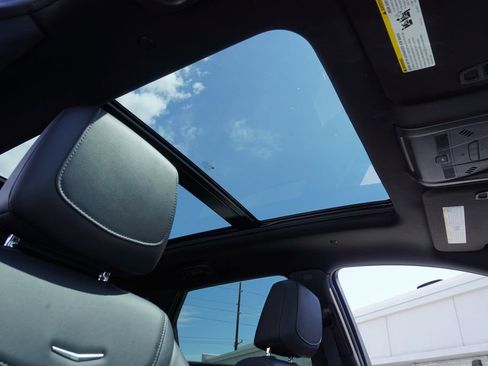 Used 2025 Cadillac XT5 Premium Luxury image 13