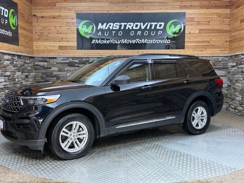 Used 2022 Ford Explorer XLT w/ Class IV Trailer Tow Package AWD/4WD image 4