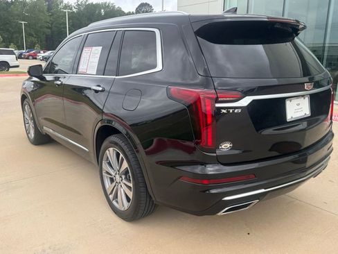 Used 2023 Cadillac XT6 Premium Luxury w/ Technology Package FWD image 3