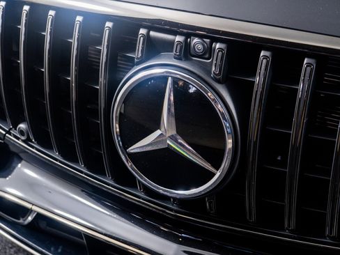 Used 2025 Mercedes-Benz S 63 AMG S w/ AMG Night Package image 25