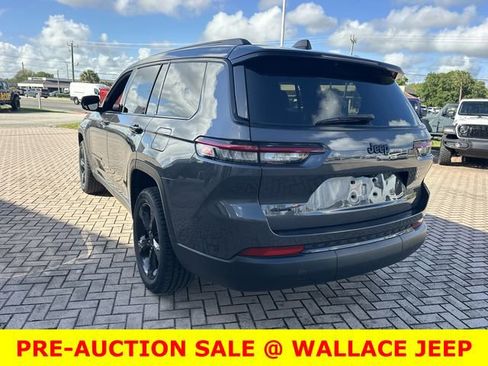 Used 2024 Jeep Grand Cherokee L Altitude AWD/4WD image 9