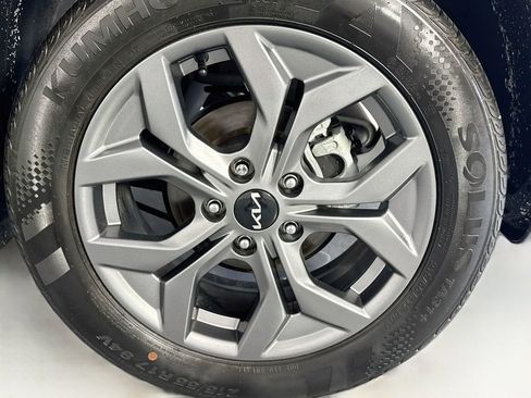 Used 2024 Kia Seltos S FWD image 32