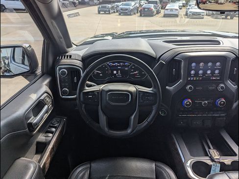 Used 2020 GMC Sierra 1500 Denali w/ Technology Package AWD/4WD image 3
