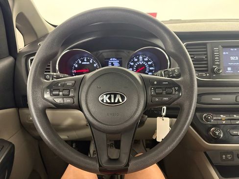 Used 2020 Kia Sedona LX FWD image 18