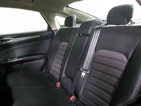 Used 2020 Ford Fusion SE image 25