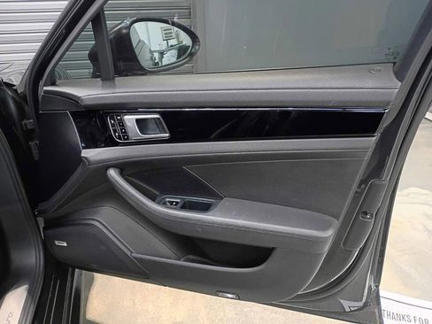 Used 2018 Porsche Panamera w/ Premium Package Plus image 12