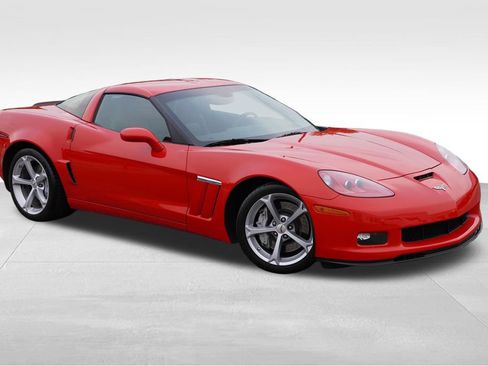 Used 2011 Chevrolet Corvette Grand Sport w/ Preferred Equipment Group RWD image 2