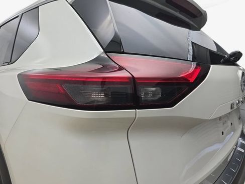 Used 2021 Nissan Rogue SV FWD image 35
