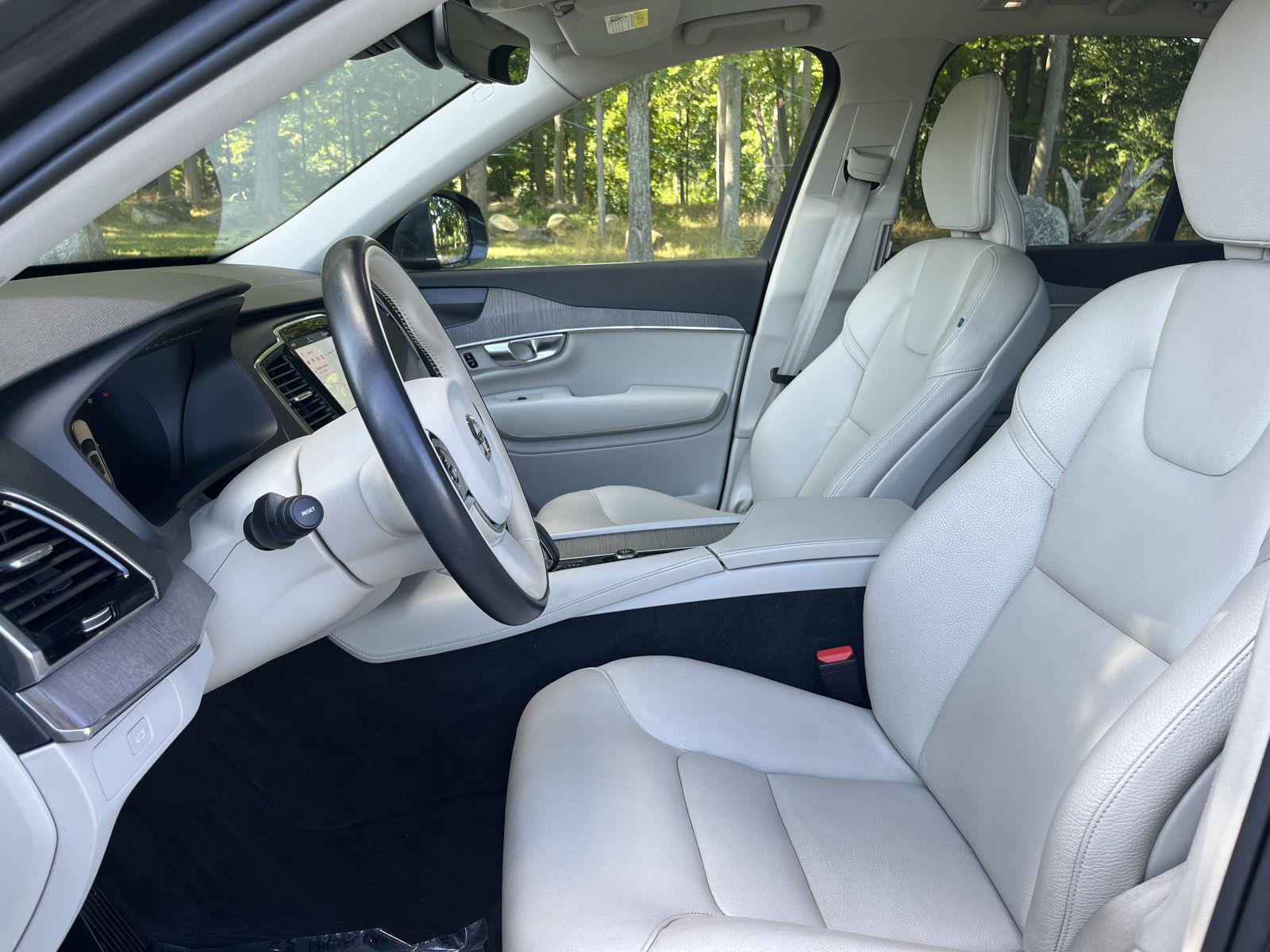 Used 2023 Volvo XC90 B6 Plus w/ Protection Package AWD/4WD image 8