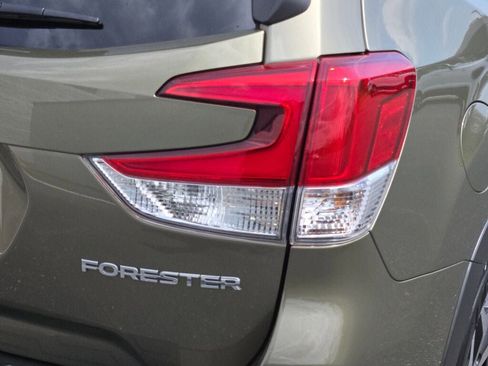 Used 2022 Subaru Forester Premium w/ Popular Package #1 AWD/4WD image 12