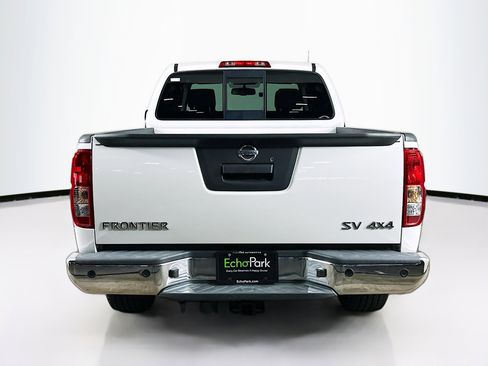 Used 2018 Nissan Frontier SV w/ Value Truck Package AWD/4WD image 7
