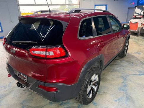 Used 2016 Jeep Cherokee Trailhawk w/ Leather Interior Group AWD/4WD image 10