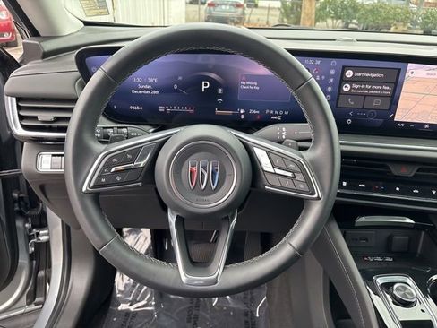 Certified 2025 Buick Envision Preferred image 19