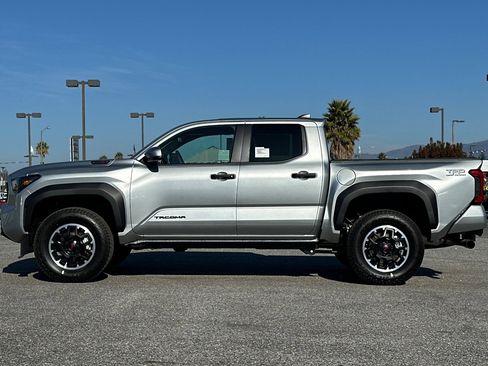 New 2025 Toyota Tacoma TRD Off-Road image 7
