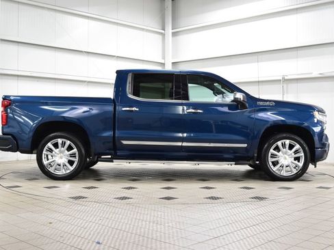 Used 2023 Chevrolet Silverado 1500 High Country w/ High Country Premium Package AWD/4WD image 9