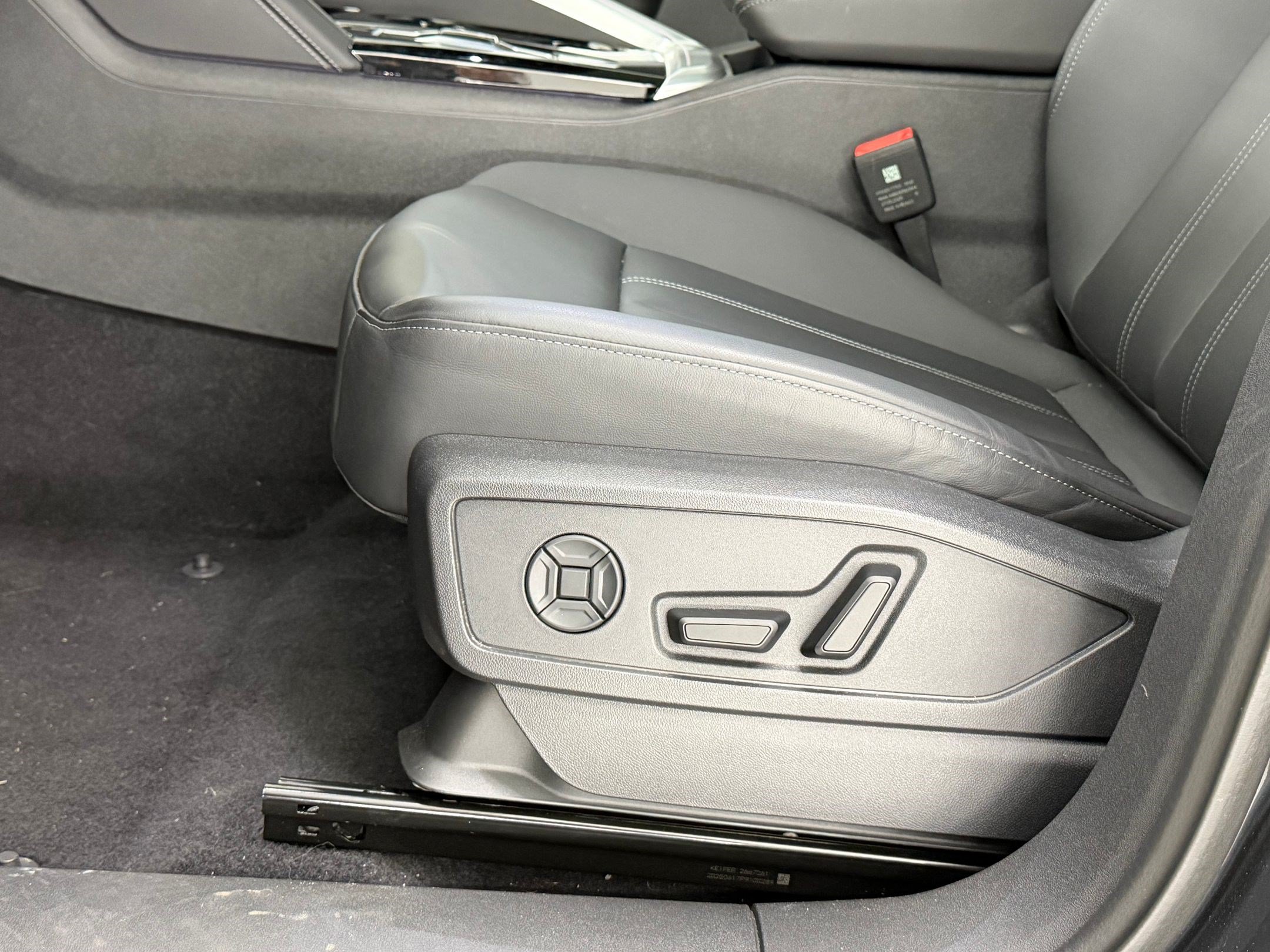 Certified 2025 Audi Q5 Premium AWD/4WD image 14