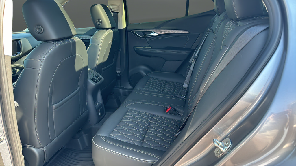 Used 2022 Buick Envision Avenir w/ Technology Package II AWD/4WD image 20