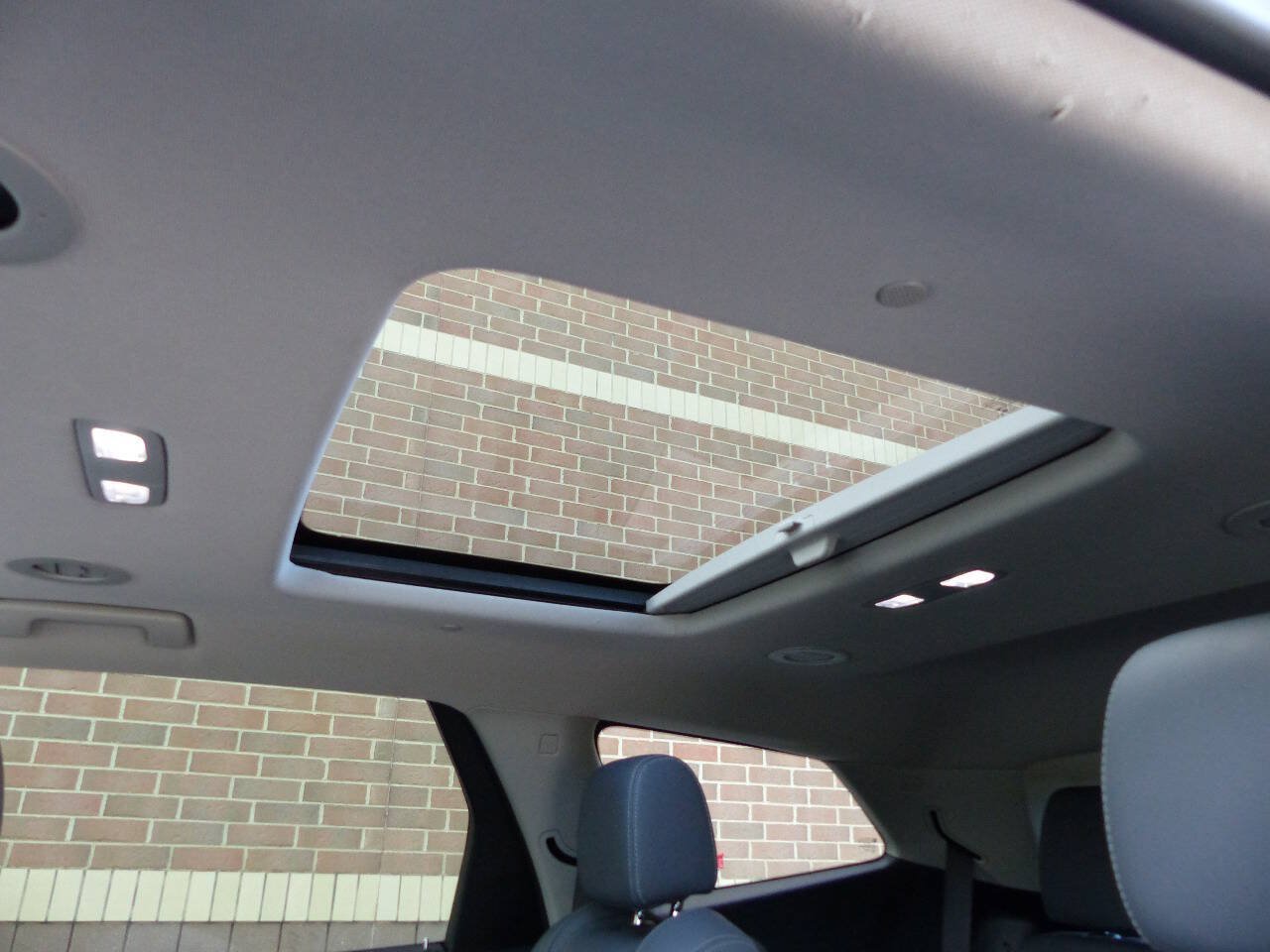 Used 2021 Buick Enclave Essence w/ Sound and Sites Package AWD/4WD image 49