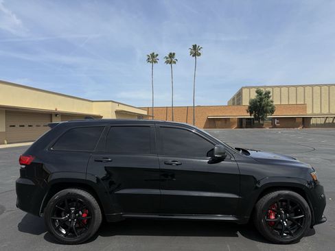 Used 2018 Jeep Grand Cherokee SRT AWD/4WD image 8