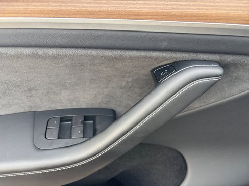 Used 2023 Tesla Model Y Long Range image 16