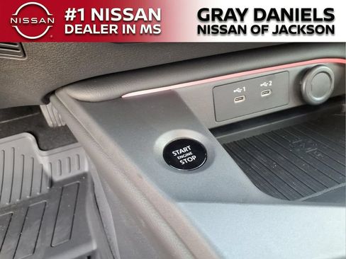 New 2026 Nissan Sentra SR w/ Floor Mat Package FWD image 15