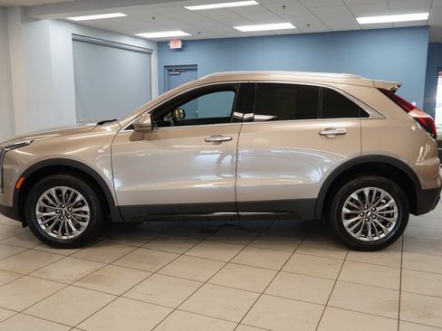 Used 2024 Cadillac XT4 Premium Luxury w/ Cold Weather Package AWD/4WD image 2