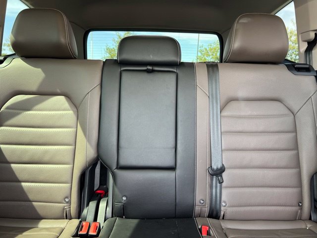 Used 2024 Volkswagen Atlas SEL AWD/4WD image 32