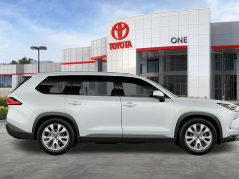 New 2026 Toyota Grand Highlander Limited image 13