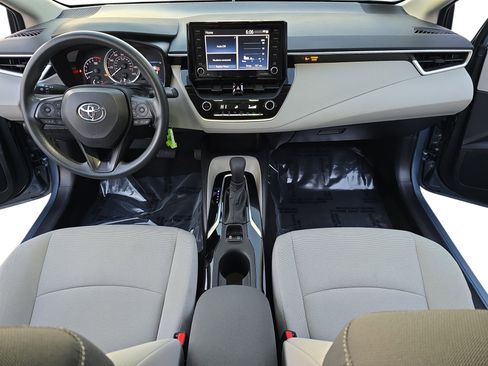 Used 2022 Toyota Corolla LE image 9