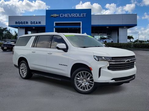 Used 2022 Chevrolet Suburban LT RWD image 1