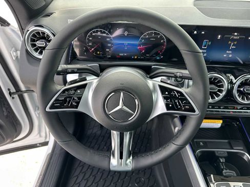 New 2026 Mercedes-Benz GLB 250 4MATIC image 23