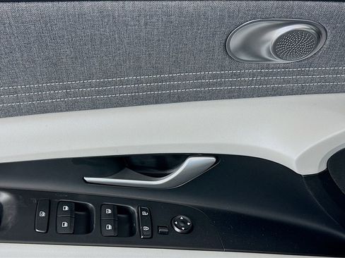 New 2026 Hyundai Elantra Limited FWD image 19