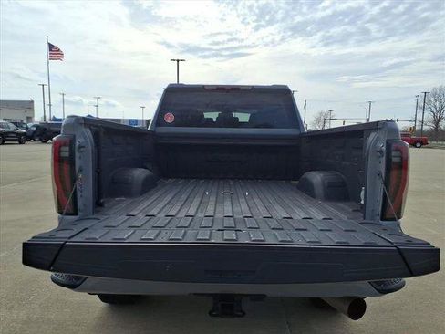 Used 2024 GMC Sierra 2500 AT4 image 22