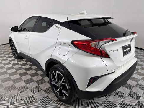 Used 2020 Toyota C-HR XLE image 8