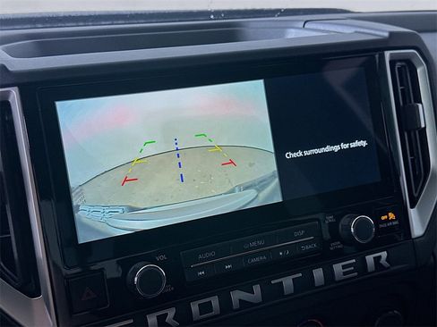 Used 2025 Nissan Frontier SV image 10