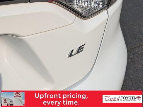 Used 2021 Toyota Corolla LE w/ Carpet Mat Package (TMS) image 8