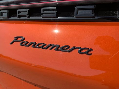 Used 2023 Porsche Panamera image 11