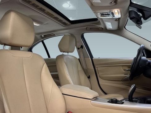 Used 2013 BMW 320i Sedan RWD image 29