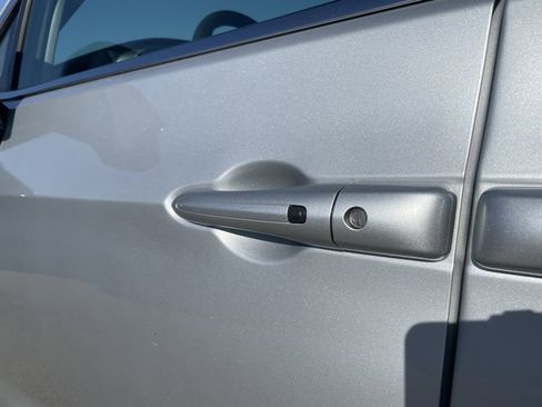 Used 2024 Chrysler Pacifica Touring-L image 57