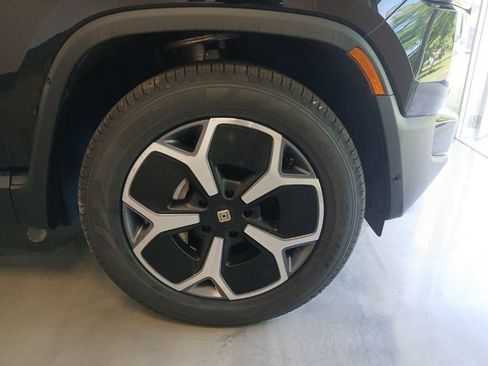 Used 2024 Rivian R1T Adventure AWD/4WD image 7