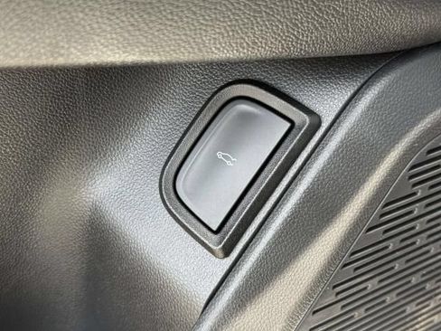 Used 2025 Chevrolet Equinox LT w/ Convenience Package II AWD/4WD image 19